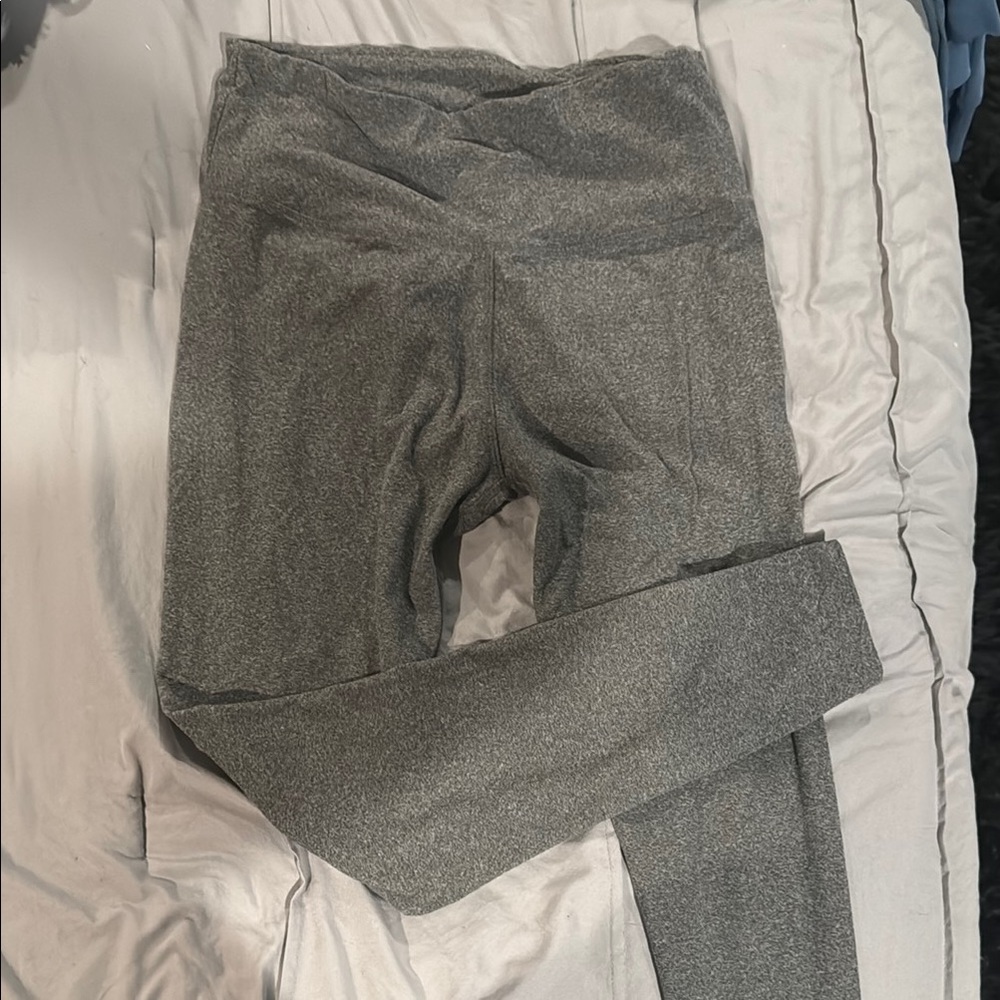 Gray Full-Length Leggings with Stretchy Fabric and Wide Waistband